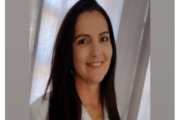 Mulher morre atacada por pitbulls ao visitar namorado em chácara no interior de SP