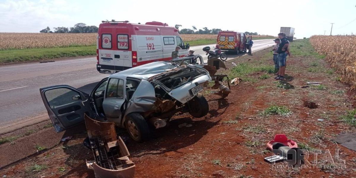 Veículo fica destruído após acidente na rodovia entre Toledo e Assis Chateaubriand