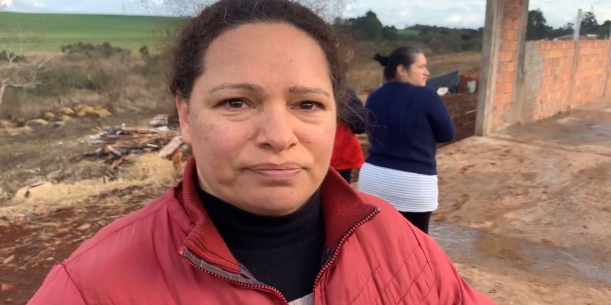 Família pede ajuda após incêndio destruir totalmente residência no Jardim Veneza
