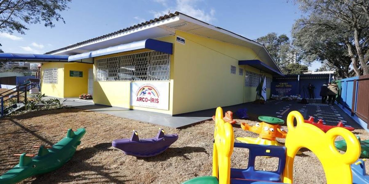 Paranhos entrega obras de reformas do Cmei Arco-íris