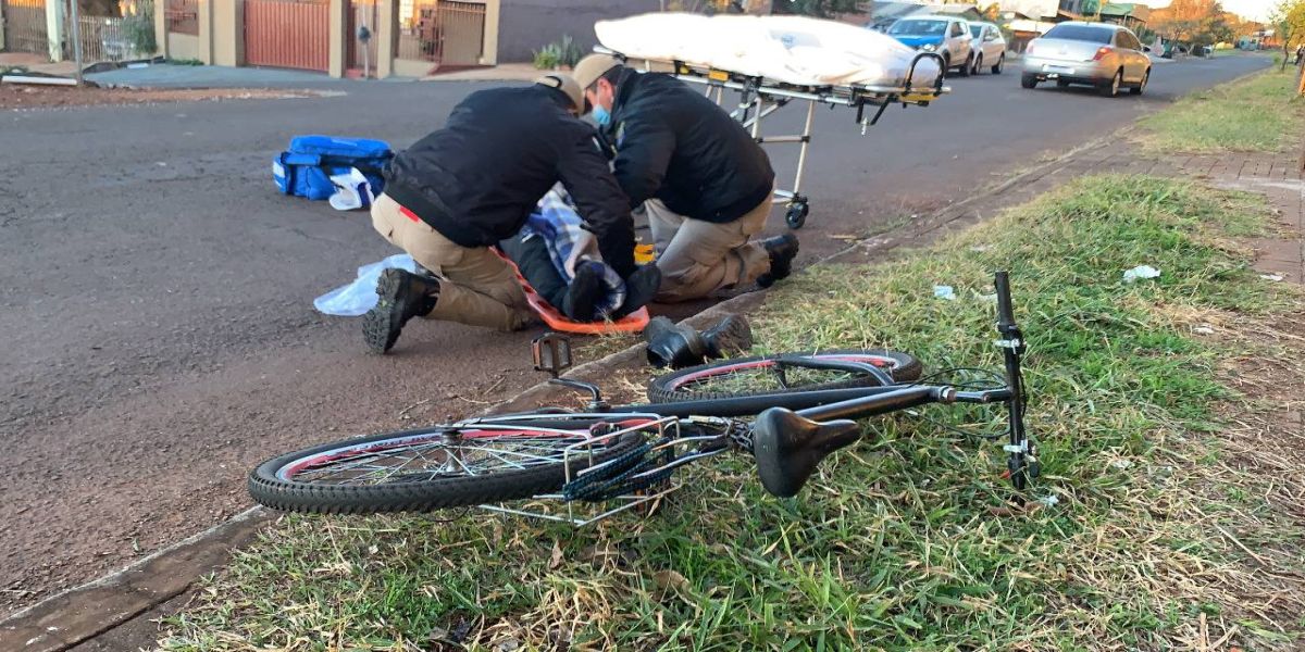 Ciclista fica ferido após ser atingido por veículo no Bairro Brasmadeira em Cascavel