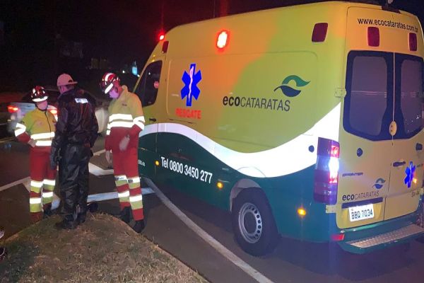 Imagem referente a notícia: Motociclista fica ferido após colisão de trânsito no Trevo da Portal em Cascavel