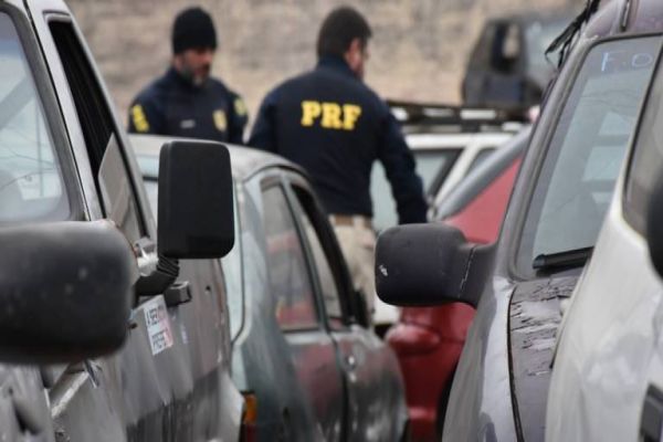 PRF realiza o 2º leilão de 2021 com mais de 300 veículos recolhidos na região oeste do Paraná