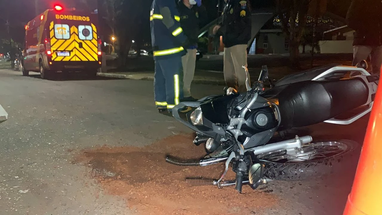 Foto relacionada a notícia: Roda dianteira de Motocicleta é arrancada após colisão de trânsito no Bairro São Cristóvão