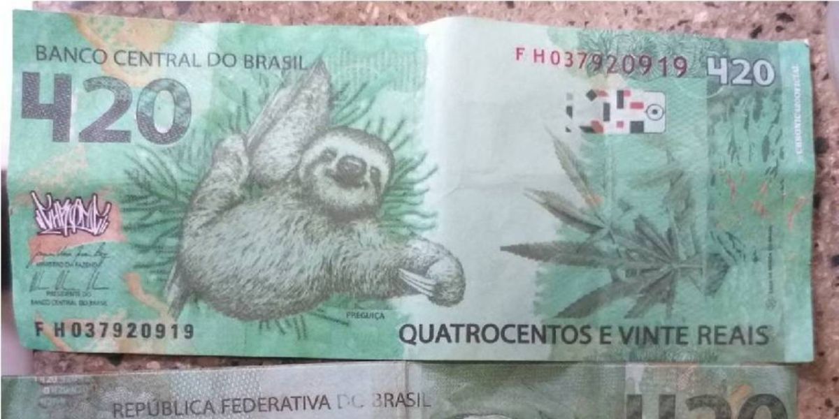 Homem recebe nota de R$ 420 e dá troco de R$ 320 em Unaí (MG)