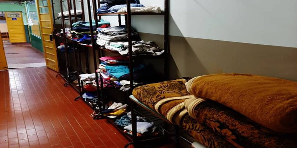 Colégio Estadual Cívico-Militar Júlia Wanderley promove "Guarda-Roupa Solidário" ajude você também!