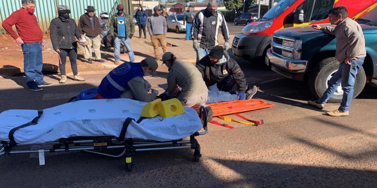 Homem fica em estado grave após ser atropelado na Rua Paris em Cascavel