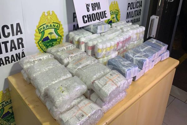 Imagem referente a notícia: Homem de 40 anos é detido pelo Choque com anabolizantes na rodoviária de Cascavel
