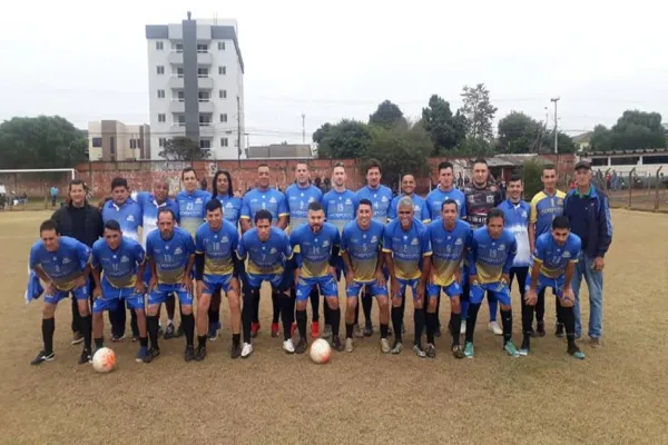 Foto relacionada a notícia: São Cristóvão F.C vence Agrossol e é Tricampeão do Campeonato de Futebol de Veteranos Máster/40