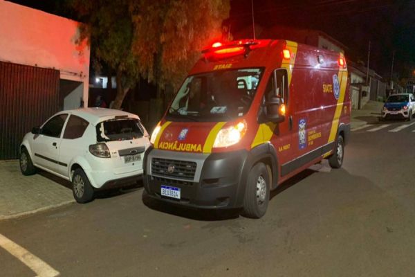 Imagem referente a notícia: Motociclista colide na traseira de automóvel na Rua Leonardo da Vinci