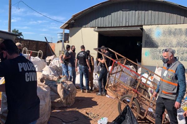 Imagem referente a notícia: Operação Heavy Metal: Forças de segurança fiscalizam depósitos com fios de cobre de origem duvidosa