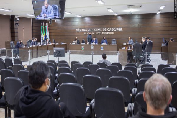 Moção expressa repúdio ao Governo do Paraná por não dar reposição salarial aos servidores