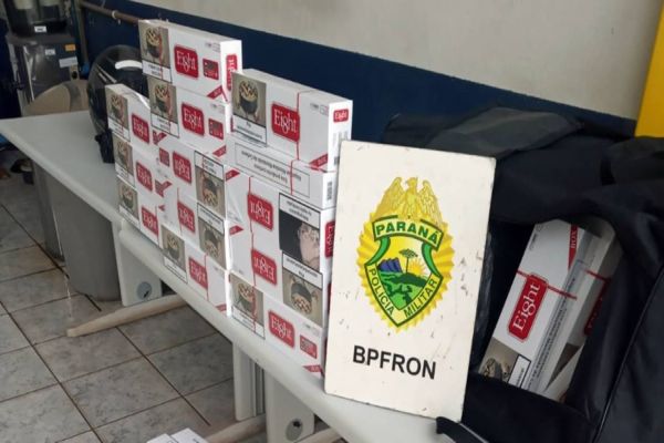 BPFRON apreende cigarros contrabandeados durante abordagem a ônibus em Cascavel