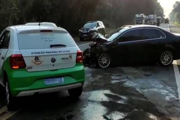 Imagem referente a notícia: Grave acidente de trânsito foi registrada na rodovia BR-277 em Nova Laranjeiras