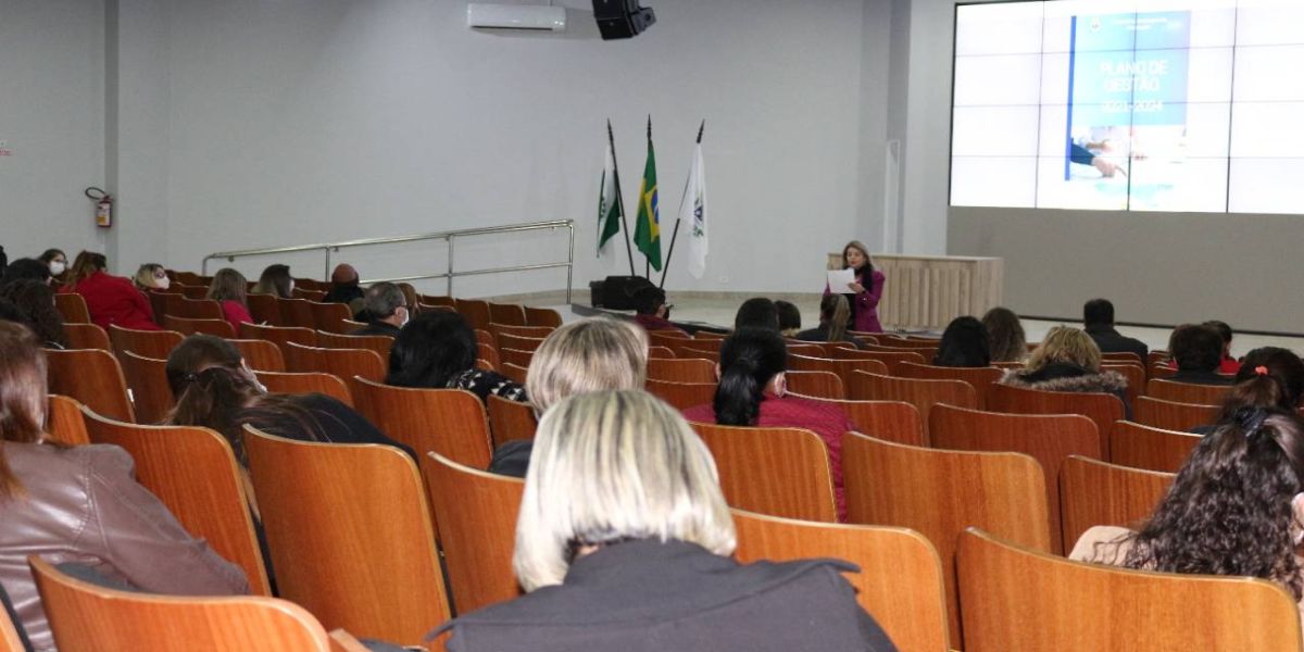 Semed orienta diretores de Escolas e Cmeis sobre a resolução 735/2021