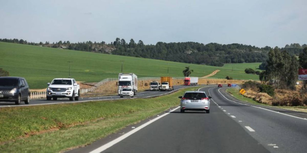 Projeto que permite delegação de rodovias estaduais ao governo federal avança na Comissão de Finança