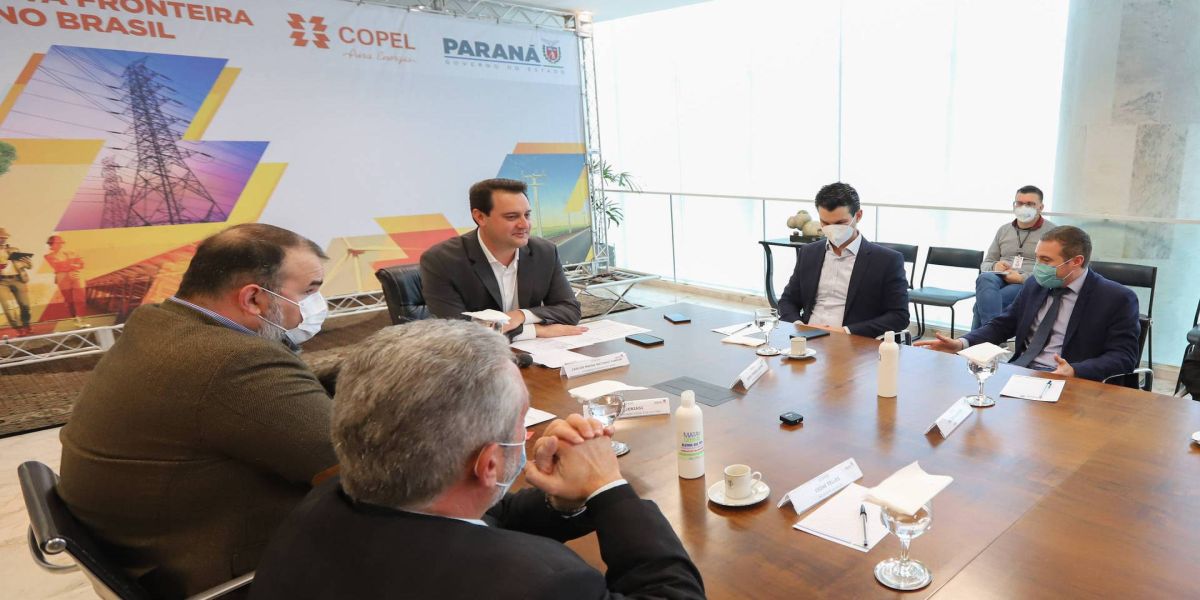 Estado e Aerp renovam convênio para divulgação de boletins informativos da Copel