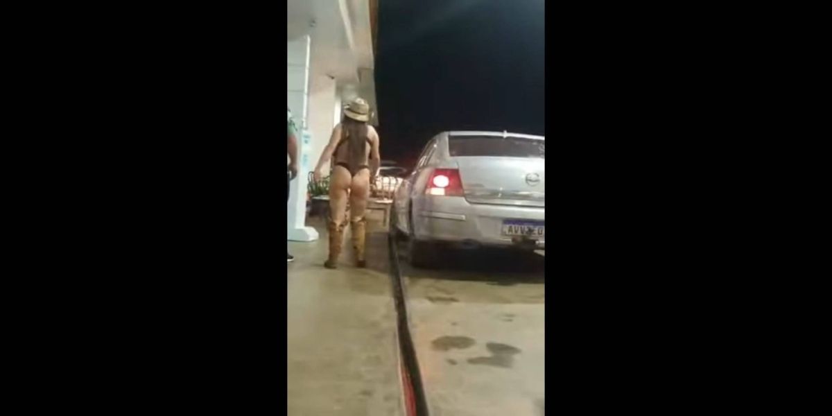 Mulher é flagrada só de calcinha e sutiã em posto de gasolina em Laranjeiras do Sul