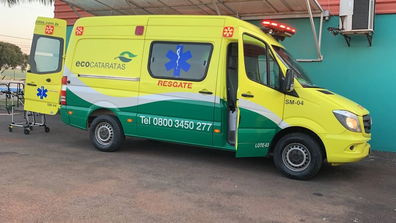 Foto relacionada a notícia: Homem fica ferido após colisão entre caminhões na BR-277 em Cascavel