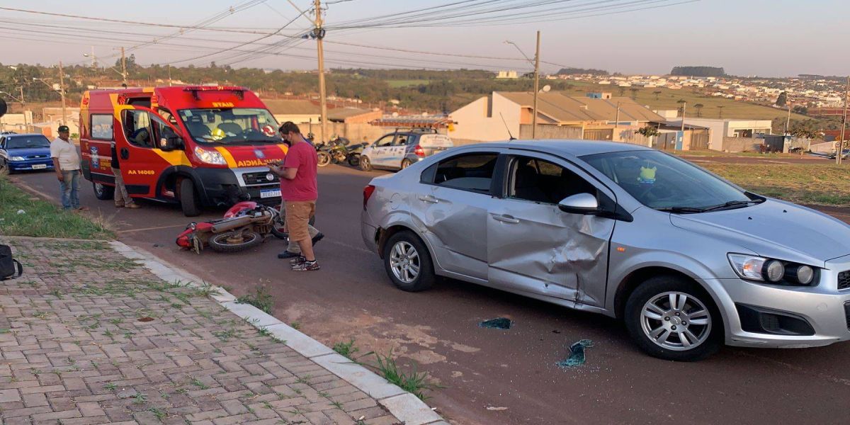 Motociclista fica ferido após colisão de trânsito na Avenida Expresso Norte em Cascavel