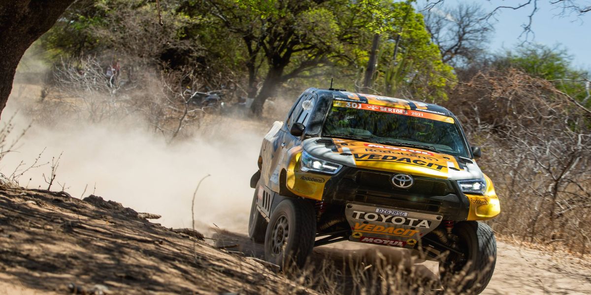 Irmãos Baumgart travam batalha de gato e rato no Sertões