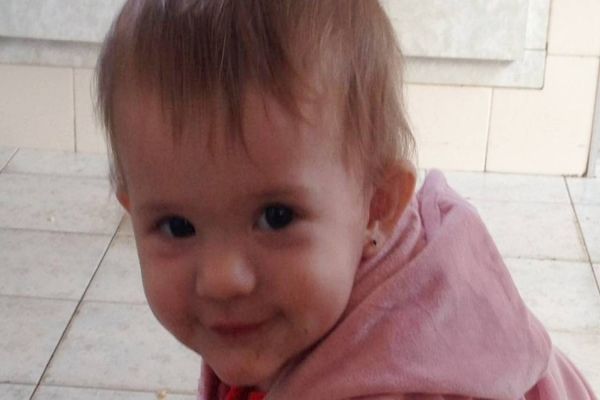 Bebê que se afogou em balde e perdeu movimentos tem alta após 48 dias e duas cirurgias