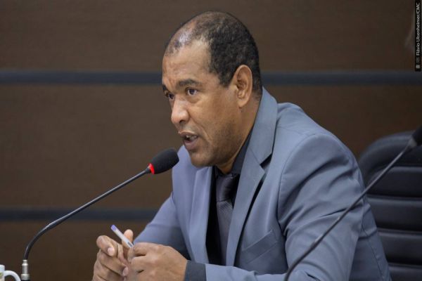 Madril pede ao prefeito projeto que regularize uso dos imóveis das associações de bairro