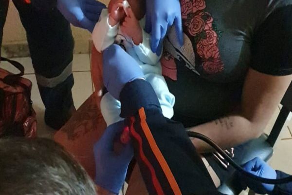 Policia Militar salva criança estava se afogando com leite no Bairro Esmeralda