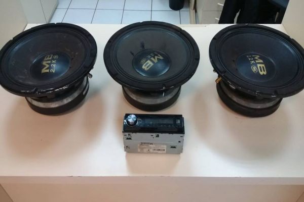 Policia Militar é acionada para controlar uma situação de perturbação de sossego na Rua São Roque