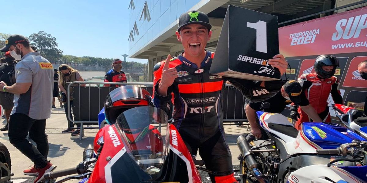 Pedro Sampaio lidera do início ao fim e vence 4ª etapa da categoria SuperBike Pro em Interlagos