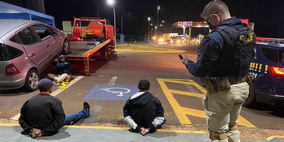 PRF detém jovens e apreende drogas em veículo após abordagem na BR-369