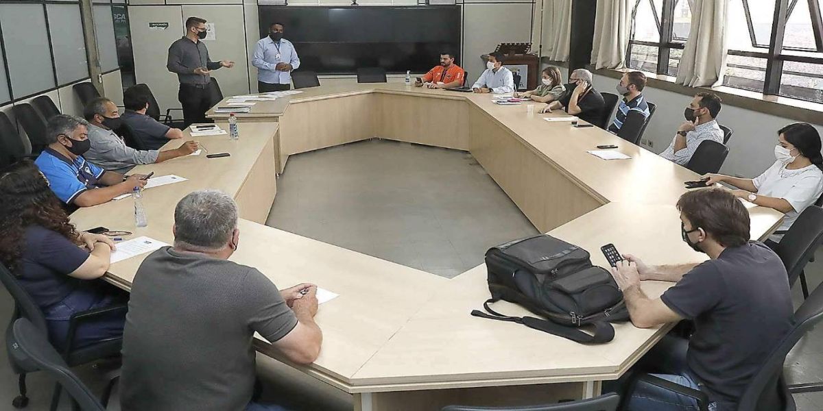 Município e Estado discutem a realização do Paraná em Ação