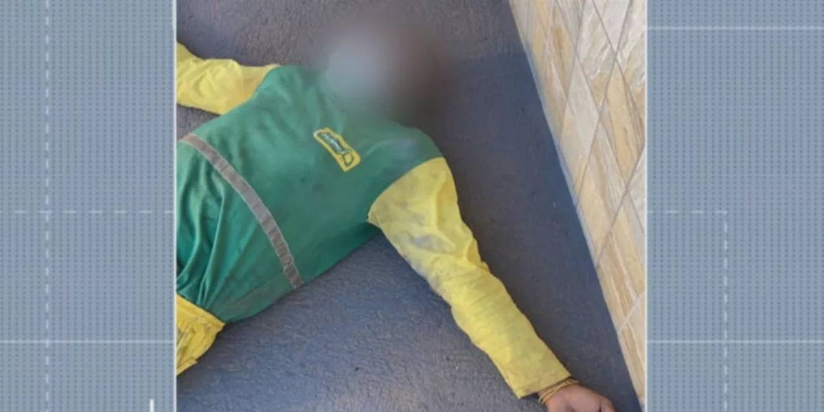 Gari sofre queimaduras no rosto após saco de lixo explodir durante coleta em Jaraguá