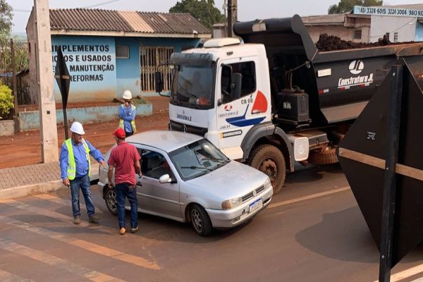 Imagem referente a notícia: Gol que provocou acidente na PR-180; Já havia se envolvido em colisão na BR-277 no mesmo dia