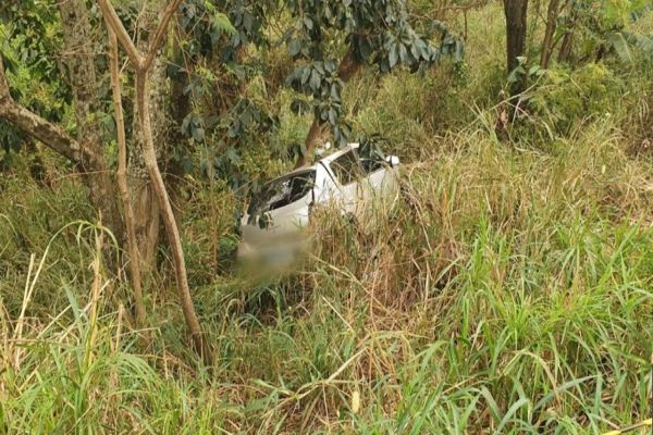 Duas pessoas morrem em grave acidente de trânsito na BR-277: Carro com placas de Cascavel
