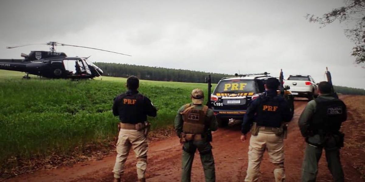 Após fuga e acompanhamento aéreo, PRF e PC apreendem veículo carregado com cigarros