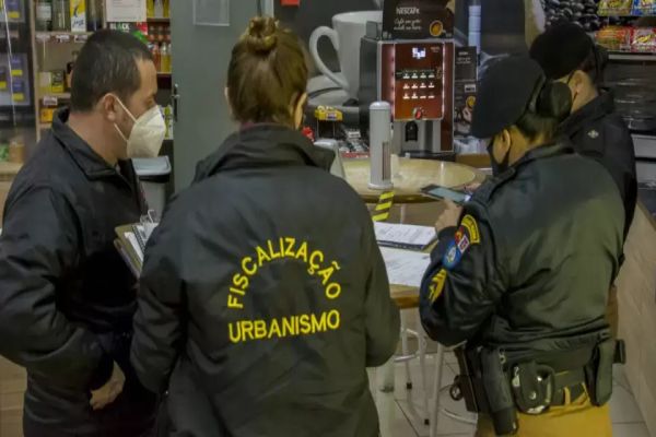 Prefeitura de Curitiba proíbe "Tomar gole" em pé no boteco