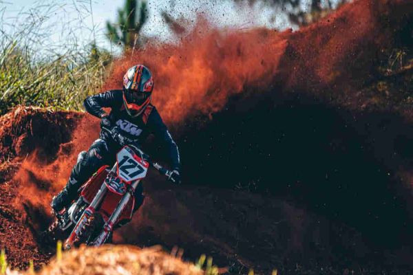 Imagem referente a notícia: Brasileiro de Motocross 2021 começa com rodada dupla no Paraná