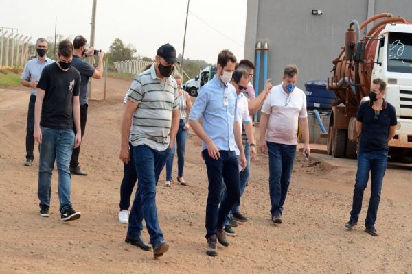 Comitiva gaúcha visita usina de biogás no oeste do Paraná
