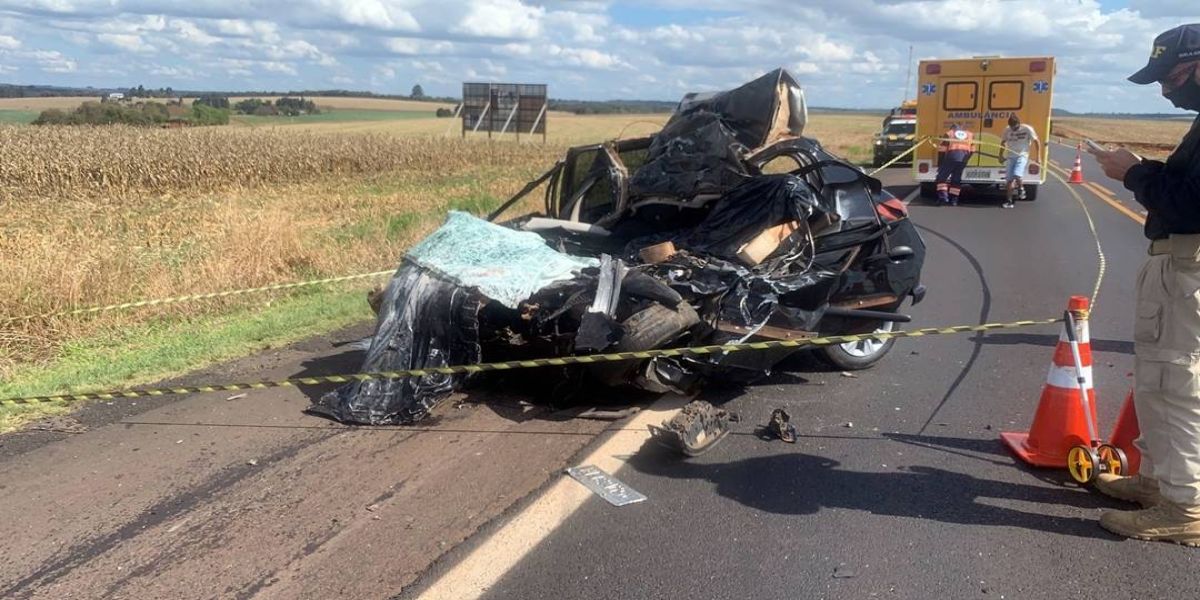 Homem é esmagado por caminhão em colisão frontal na BR-369, em Cascavel