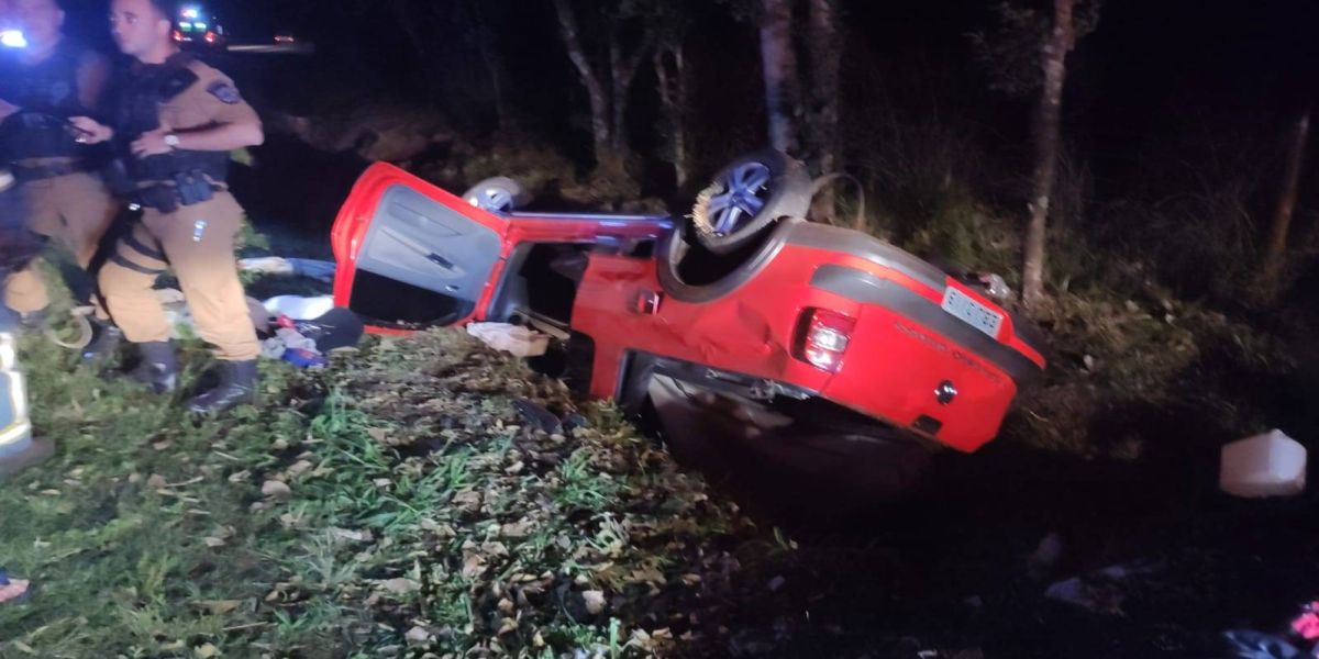 Mulher de 51 anos fica ferida após capotamento na PR-180 em Cascavel