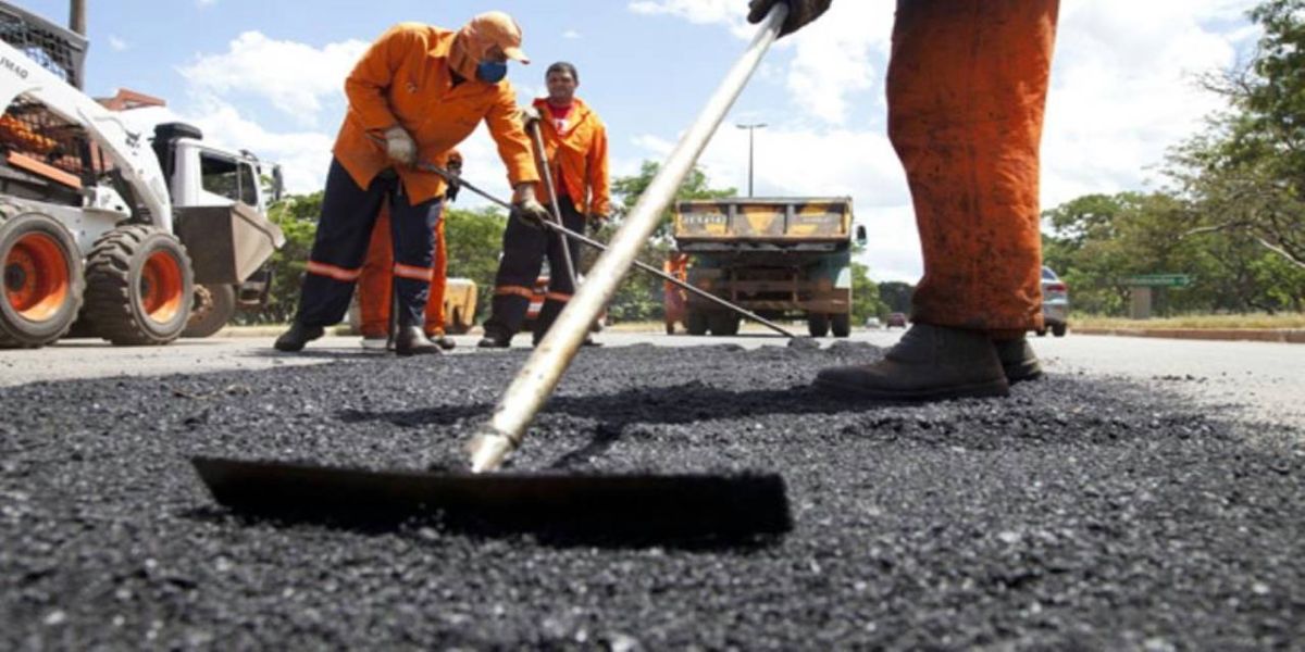 Vereadores reivindicam operação tapa-buracos em bairros de Cascavel