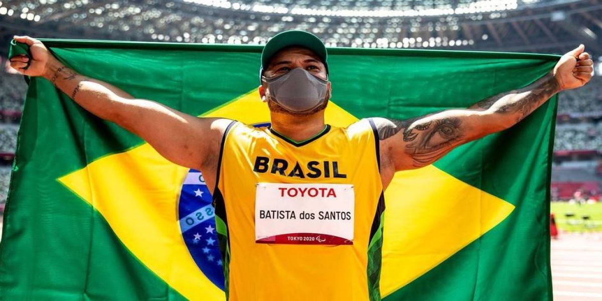 Claudiney dos Santos é bicampeão paralímpico no lançamento de disco