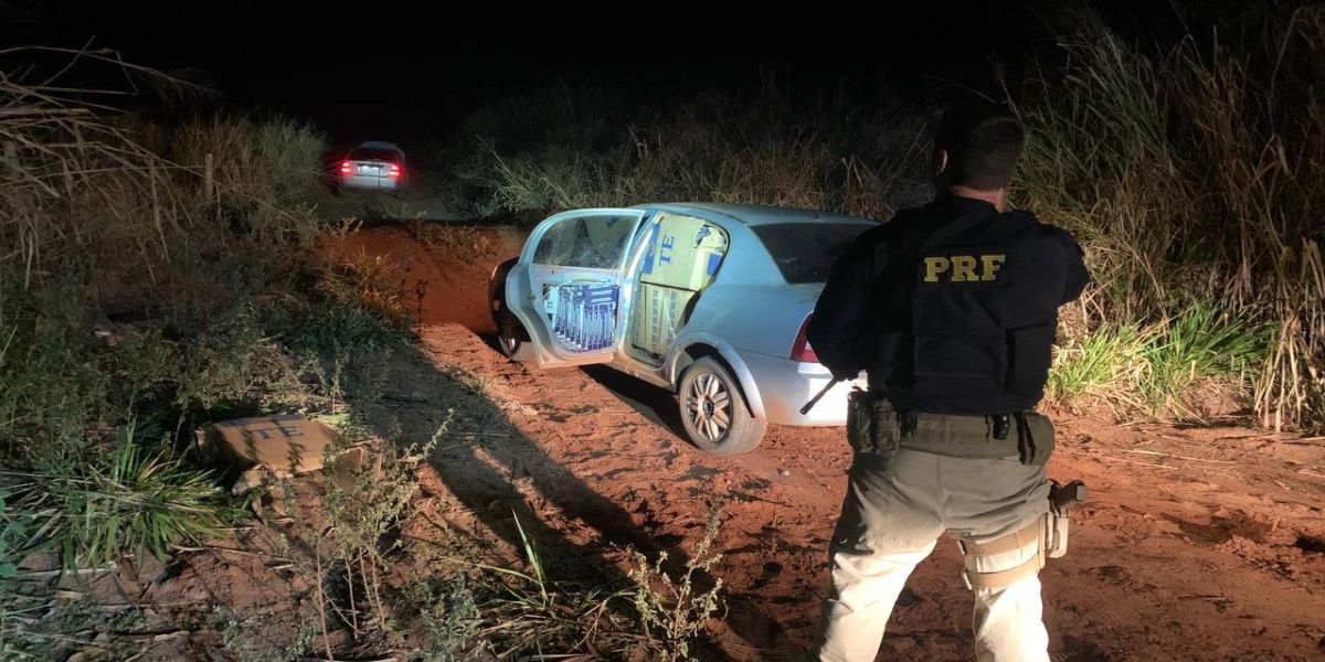 PRF apreende dois veículos carregados com cigarros contrabandeados do Paraguai