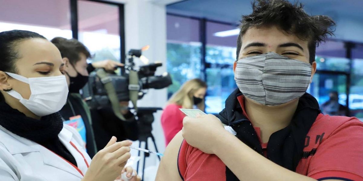 63% dos adolescentes de Toledo já foram vacinados com a primeira dose contra a Covid-19