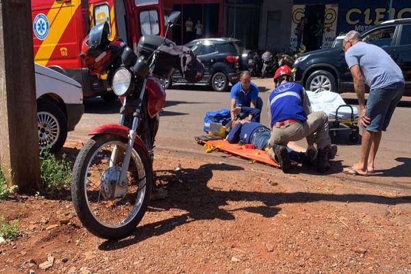 Imagem referente a notícia: Motociclista fica ferido após colisão de trânsito no Bairro Periolo