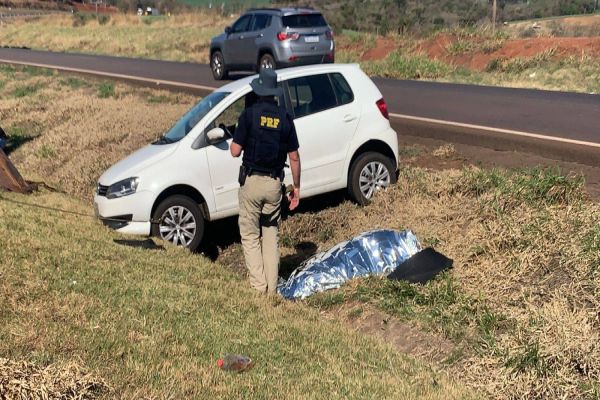 Imagem referente a notícia: Homem morre após sofrer mau súbito e veículo sai da pista na BR-467 em Cascavel