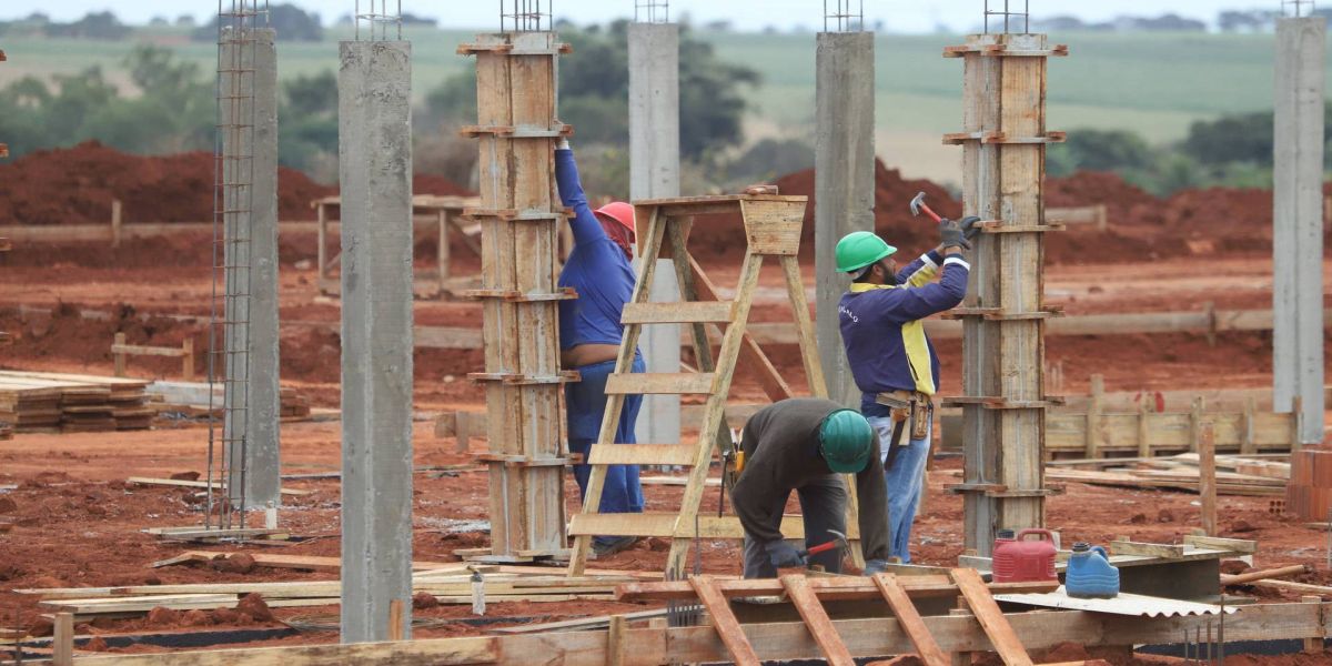 Governador sanciona lei que estabelece videomonitoramento de obras em tempo real