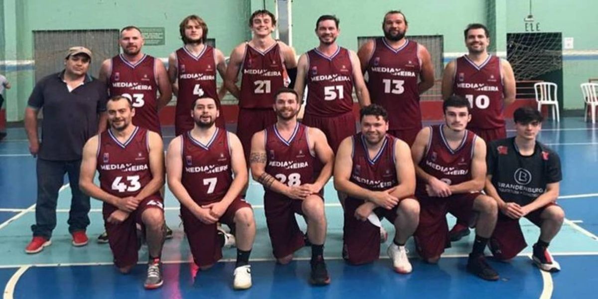 Medianeira vence novamente e assume a liderança da 5ª Liga de Basquete Abasmavel