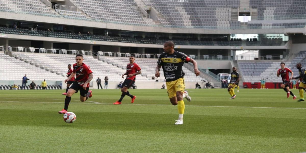 Na Arena da Baixada, FC Cascavel empata com Athletico em 1x1 e decide vaga para final em casa